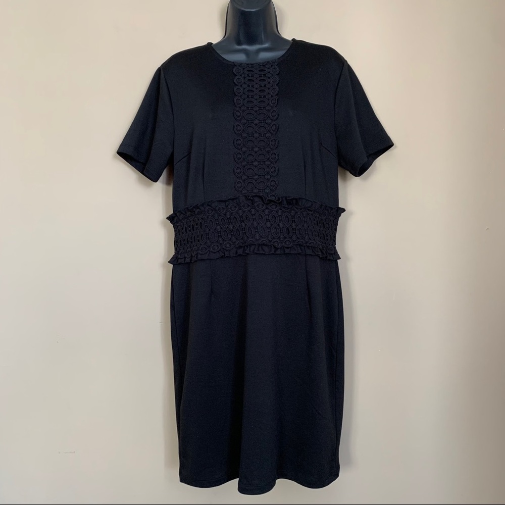 Y.A.S Yastabby Black Appliqué Swirl Short Sleeve Shift Dress